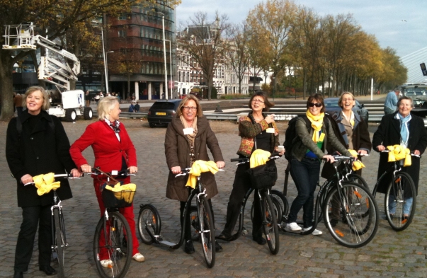 zonta deelnemers uit Bremen, en Hamburg op steptocht door Rotterdam, echt steppen in stijl